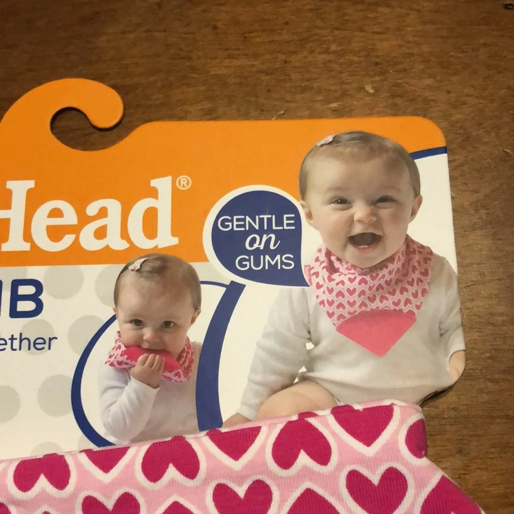 🌵 3/$15 BooginHead pink heart drool bib with attached silicone teether